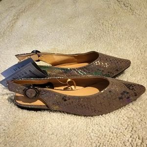 New Women's Comfortable Pointed Toe Silver Flats Slip-on Sizes 7 & 8